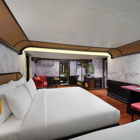 Signature Royal Halong Cruise Ha Long Exteriör bild