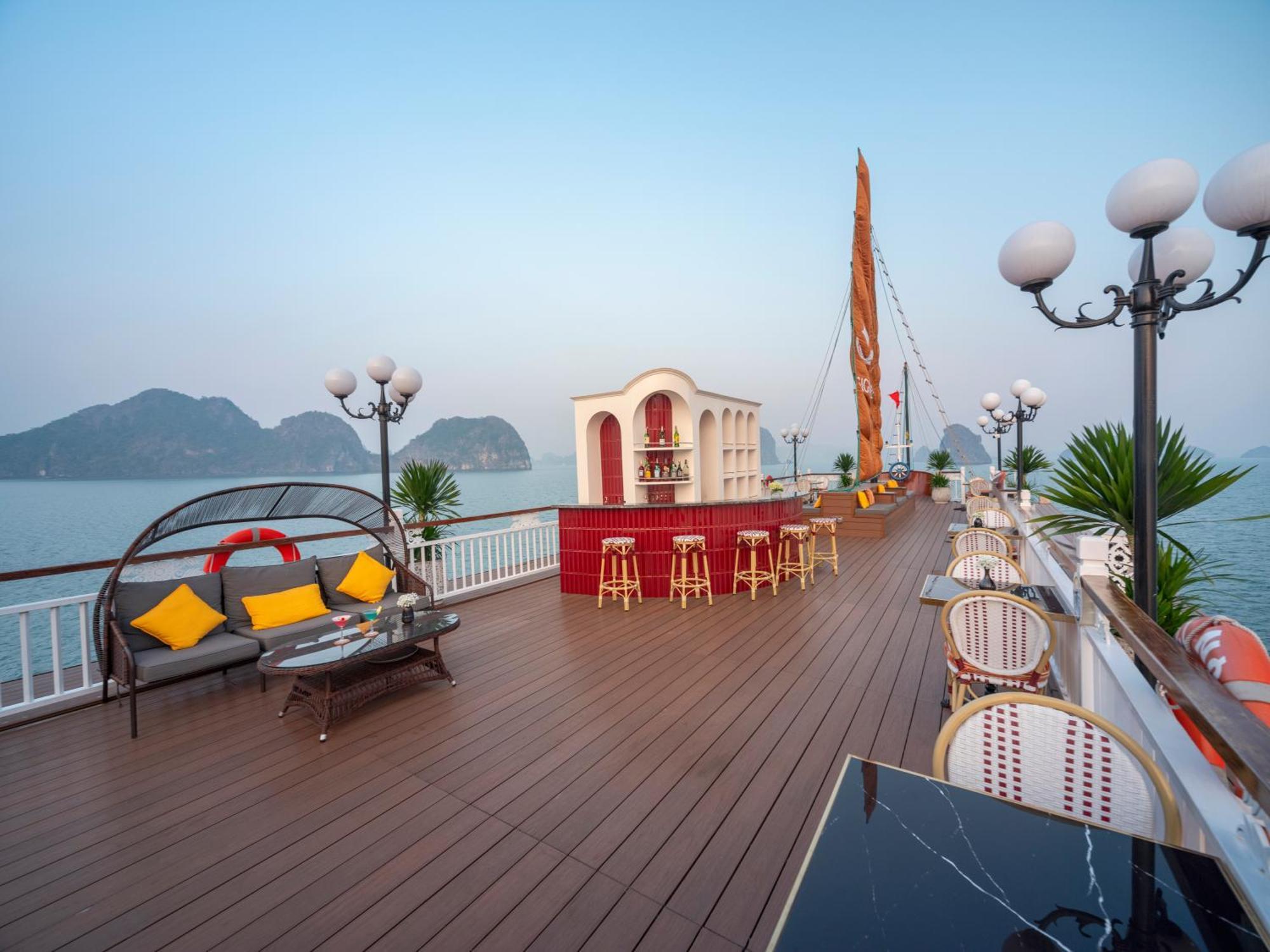 Signature Royal Halong Cruise Ha Long Exteriör bild