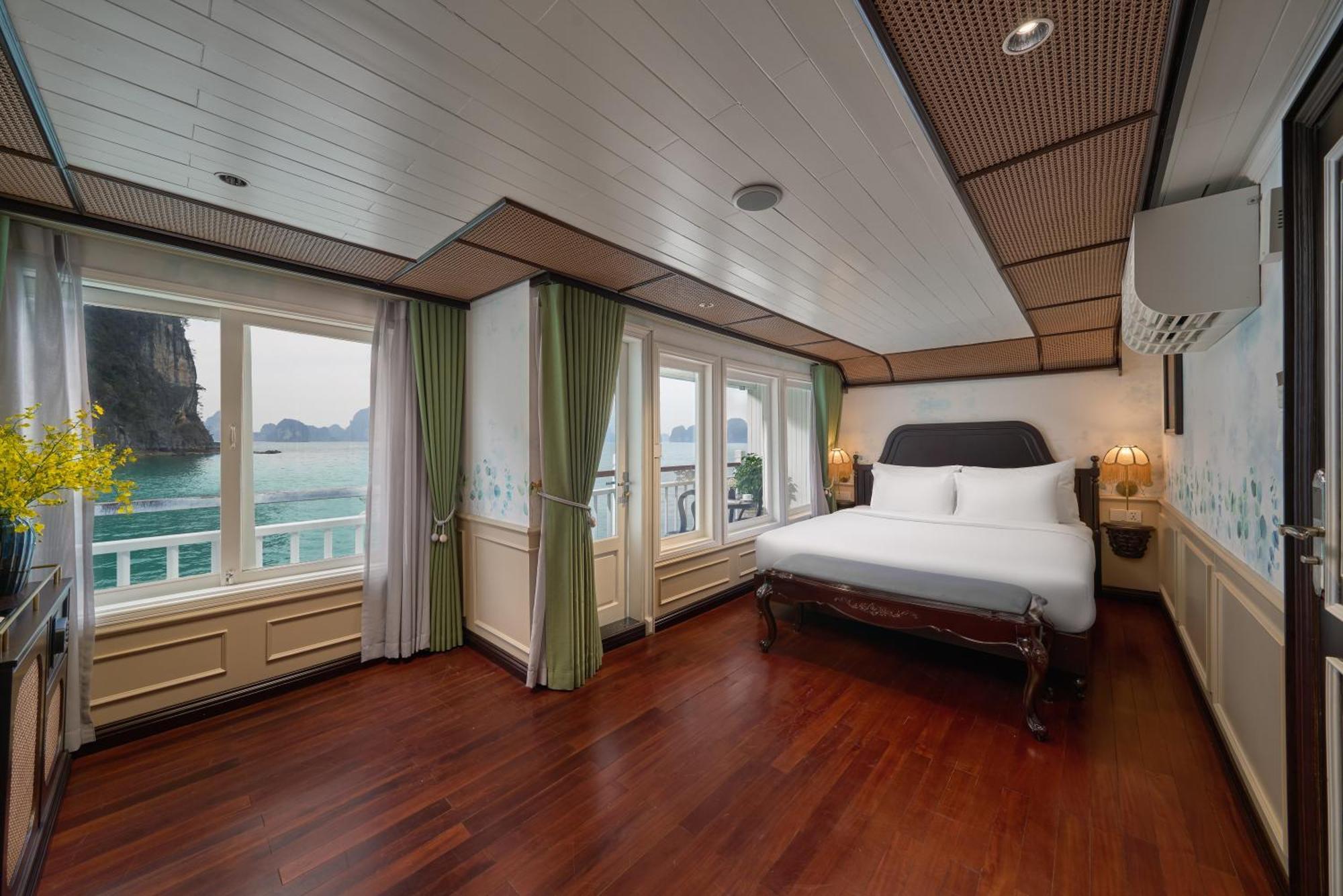 Signature Royal Halong Cruise Ha Long Exteriör bild