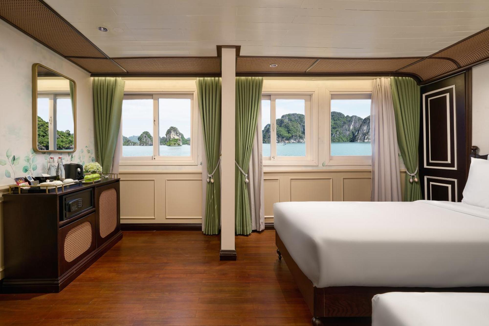 Signature Royal Halong Cruise Ha Long Exteriör bild
