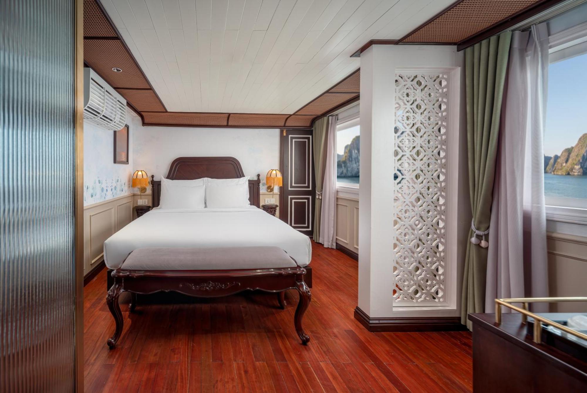 Signature Royal Halong Cruise Ha Long Exteriör bild