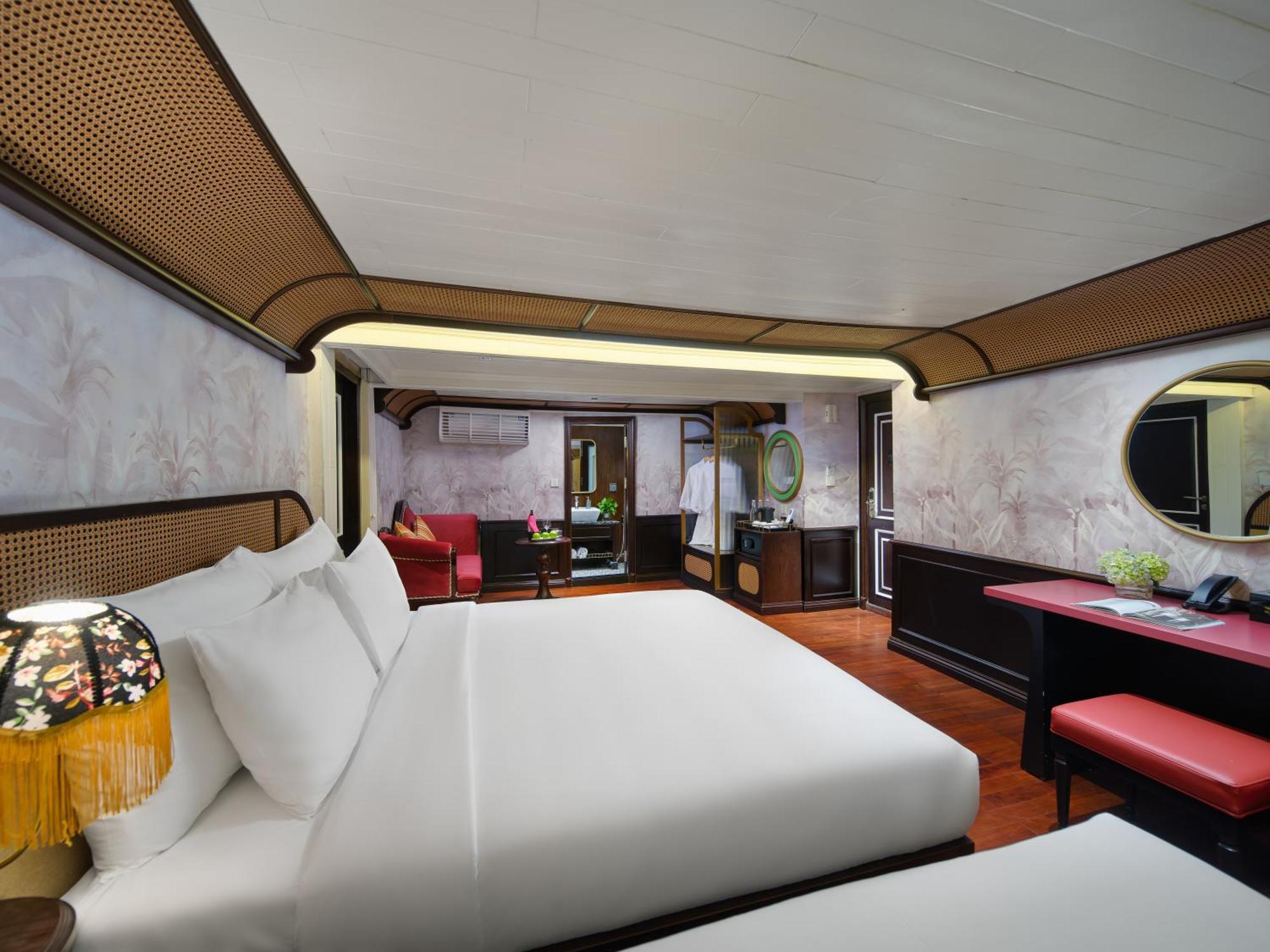 Signature Royal Halong Cruise Ha Long Exteriör bild