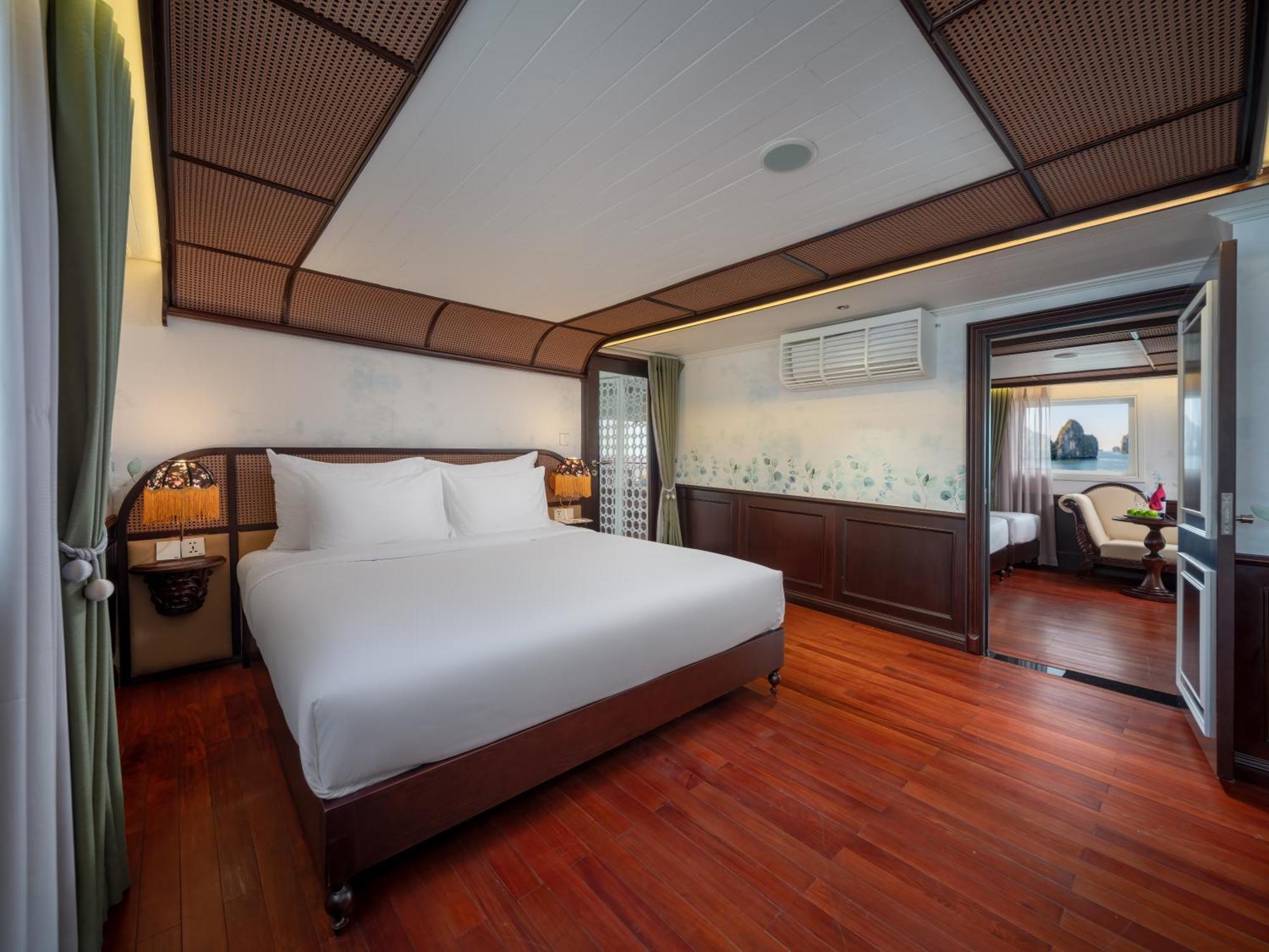 Signature Royal Halong Cruise Ha Long Exteriör bild