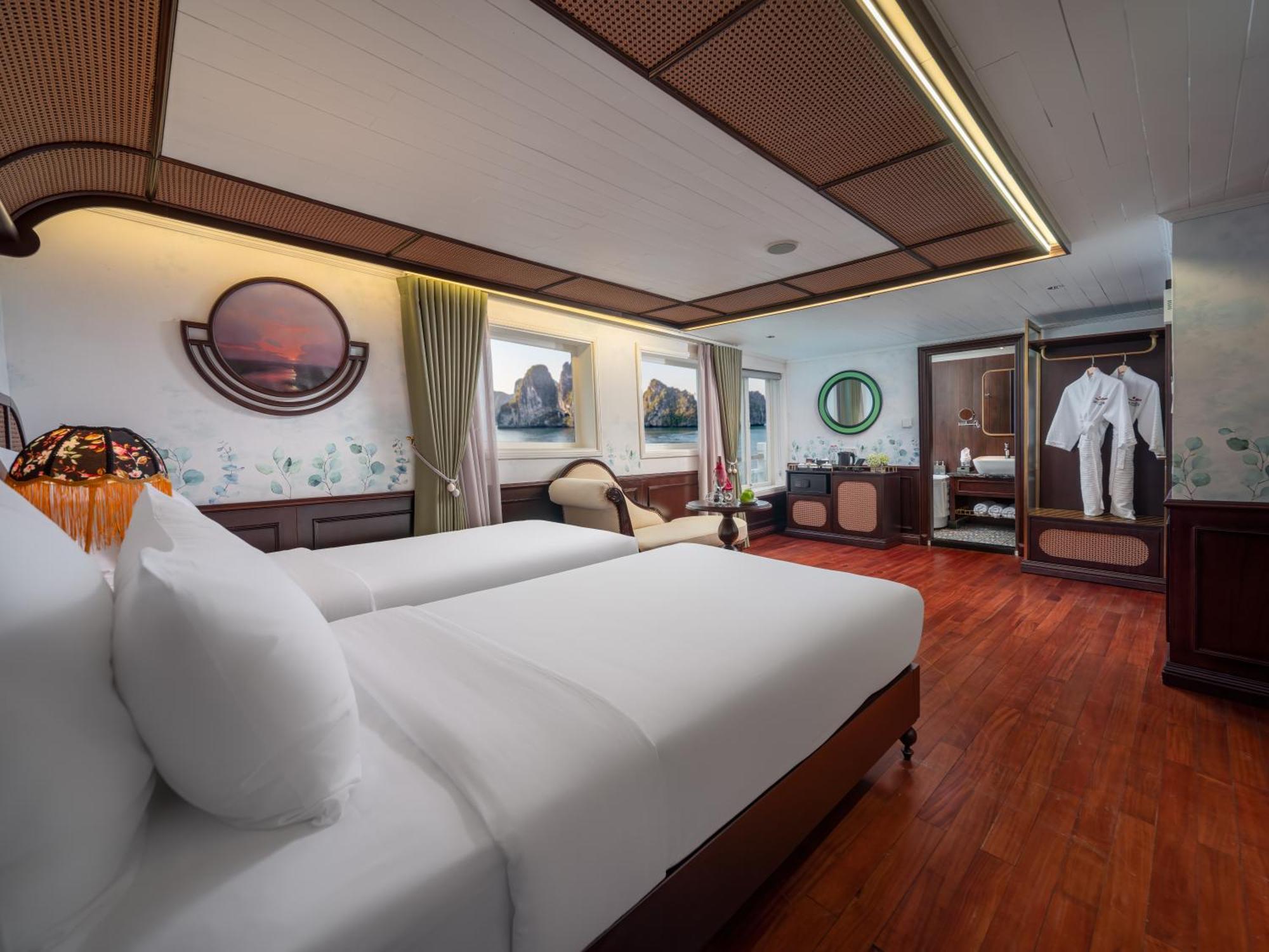 Signature Royal Halong Cruise Ha Long Exteriör bild