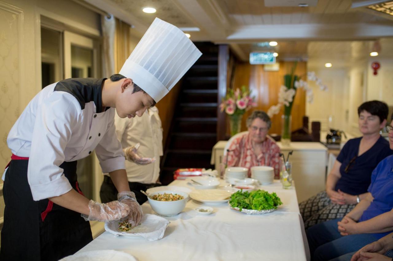 Signature Royal Halong Cruise Ha Long Exteriör bild